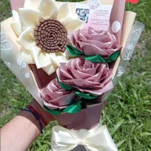 Ramo de 3 Rosas con Girasol